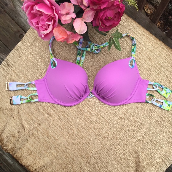 Victoria's Secret Other - NWOT VS 32DD Swim Top